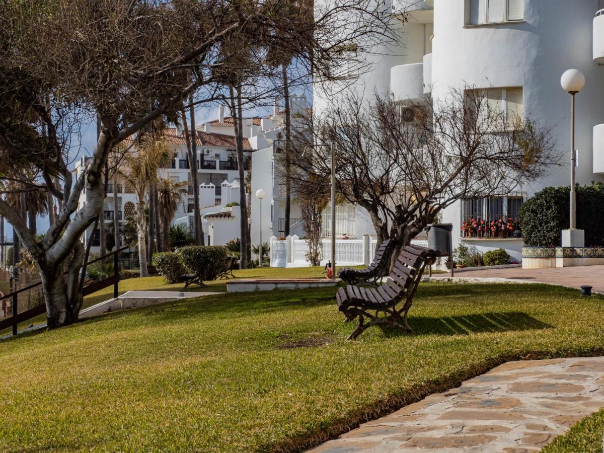 Apartment On Beach Mijas Sitio de Calahonda Exterior photo