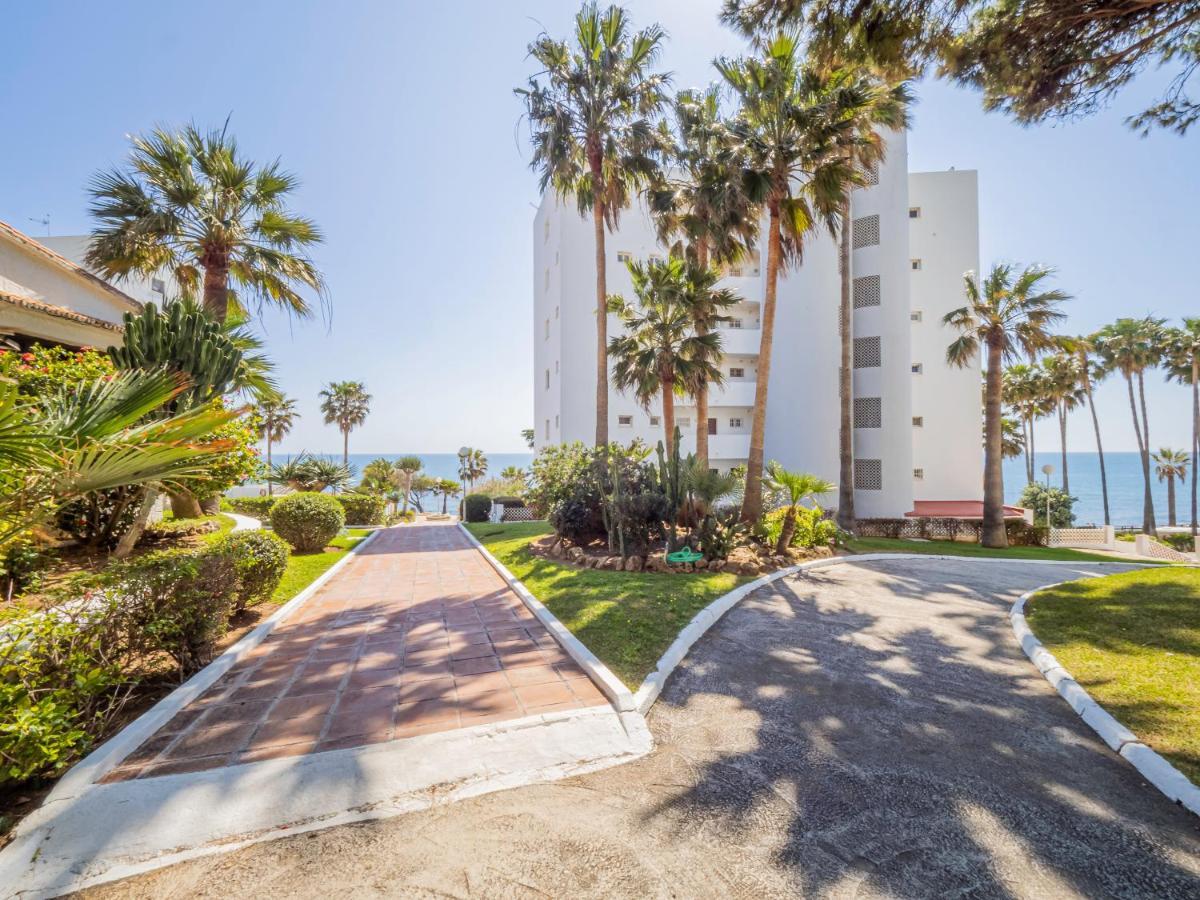 Apartment On Beach Mijas Sitio de Calahonda Exterior photo