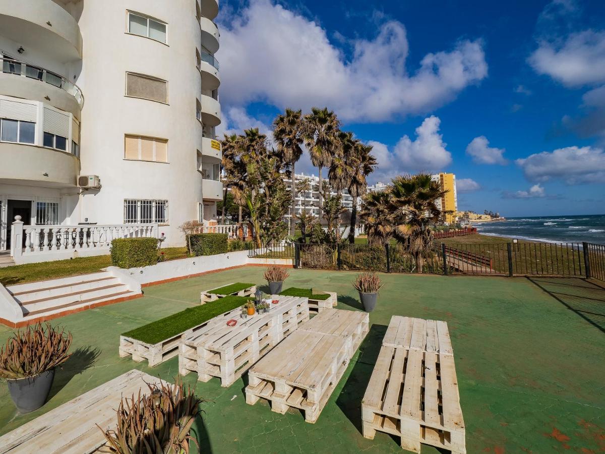 Apartment On Beach Mijas Sitio de Calahonda Exterior photo