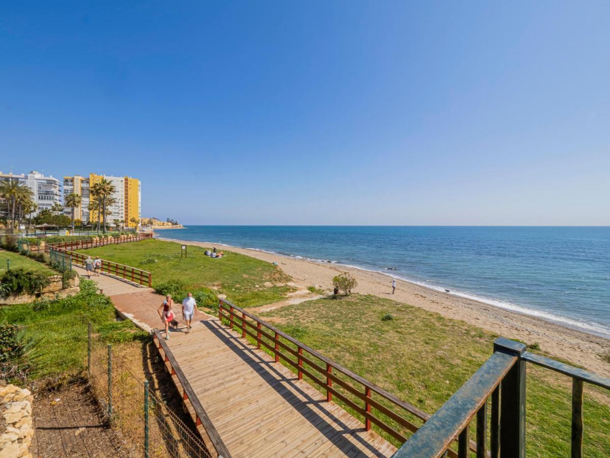 Apartment On Beach Mijas Sitio de Calahonda Exterior photo