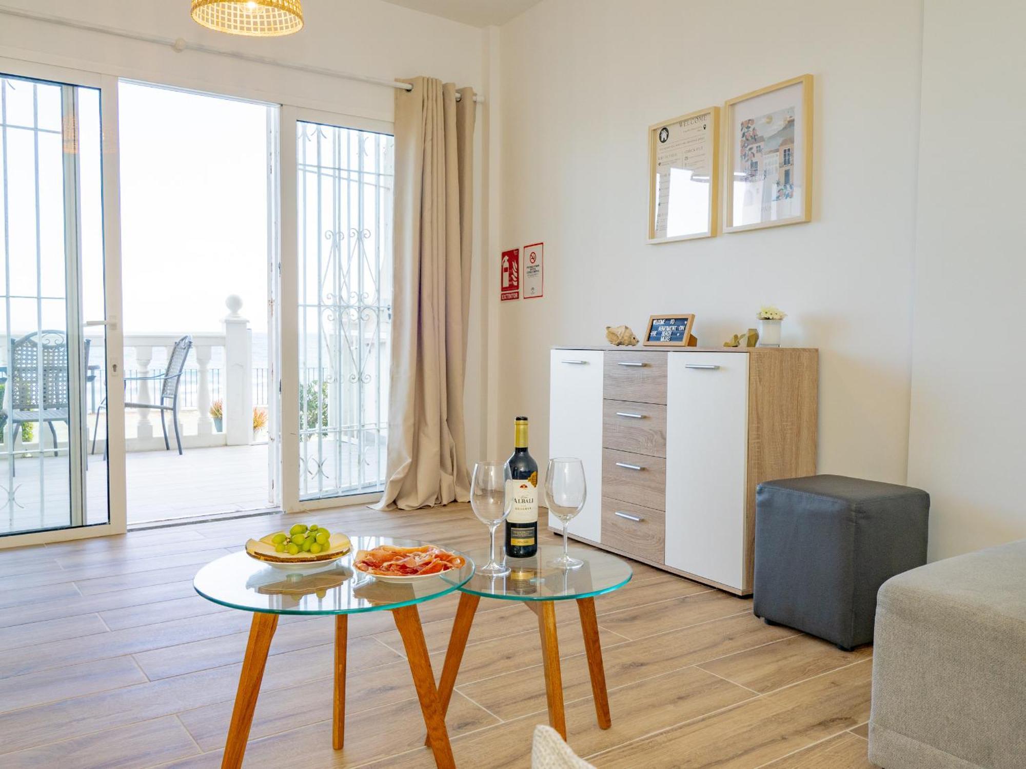 Apartment On Beach Mijas Sitio de Calahonda Exterior photo