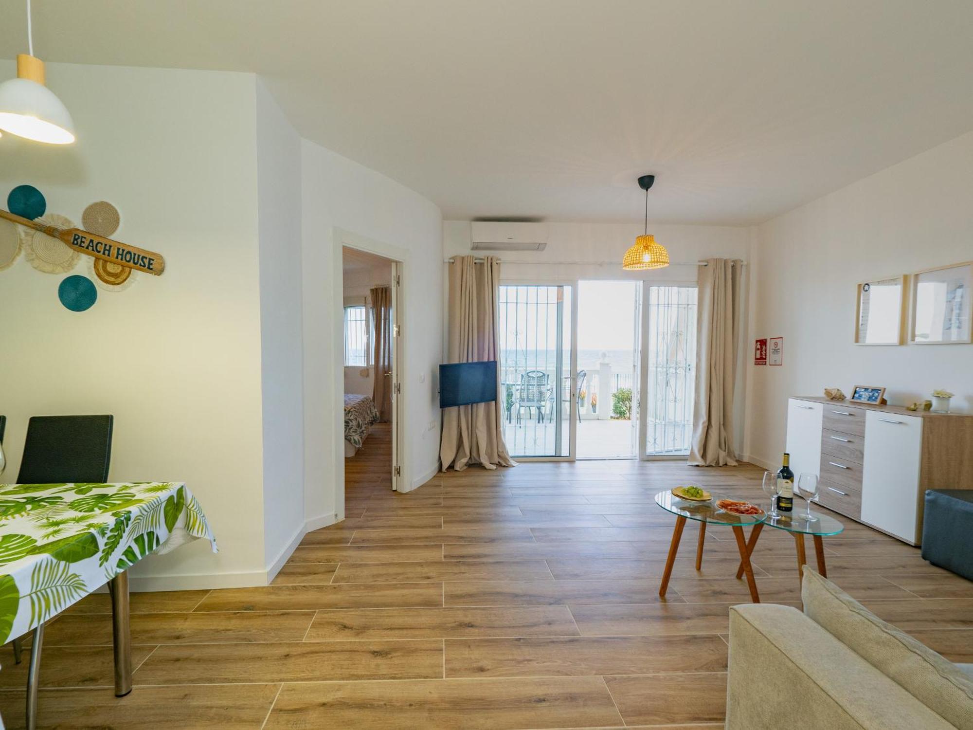 Apartment On Beach Mijas Sitio de Calahonda Exterior photo